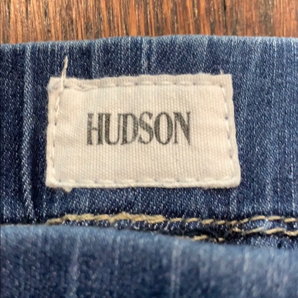 Girls Hudson Jeans, Size 6.          (33) - Picture 2 of 7